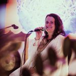 Karacs_Ildiko_koncert_hangok_meditacio_hangfurdo_mantrakoncert_fokep_elmenyvadaszat_vrabel_ilona
